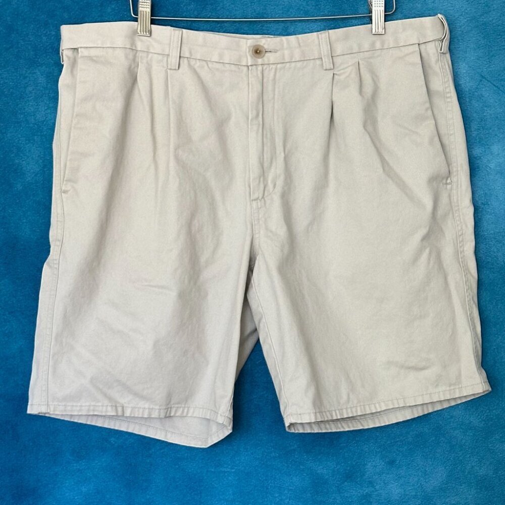 Haggar Chino Shorts, Men's 40 Waist, EUC